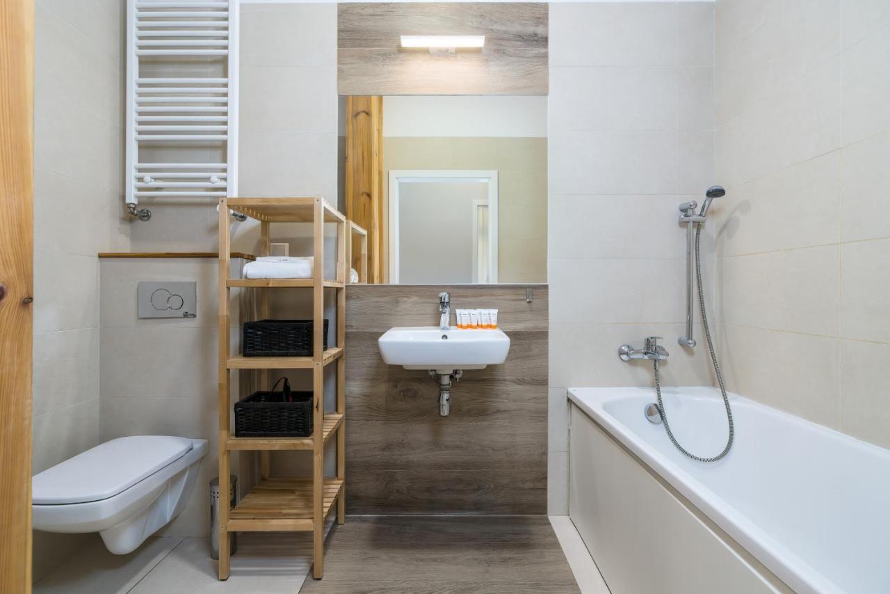 Old Town Apartment Garbary By Noclegi Renters Poznan Ngoại thất bức ảnh